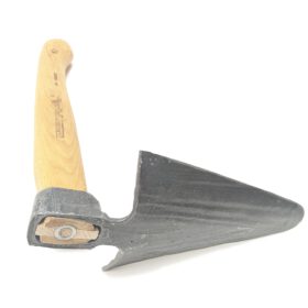 1536 - GALA sapă manuală ovală ascuțită - mâner de 35 cm din nuiele și picior de vacă